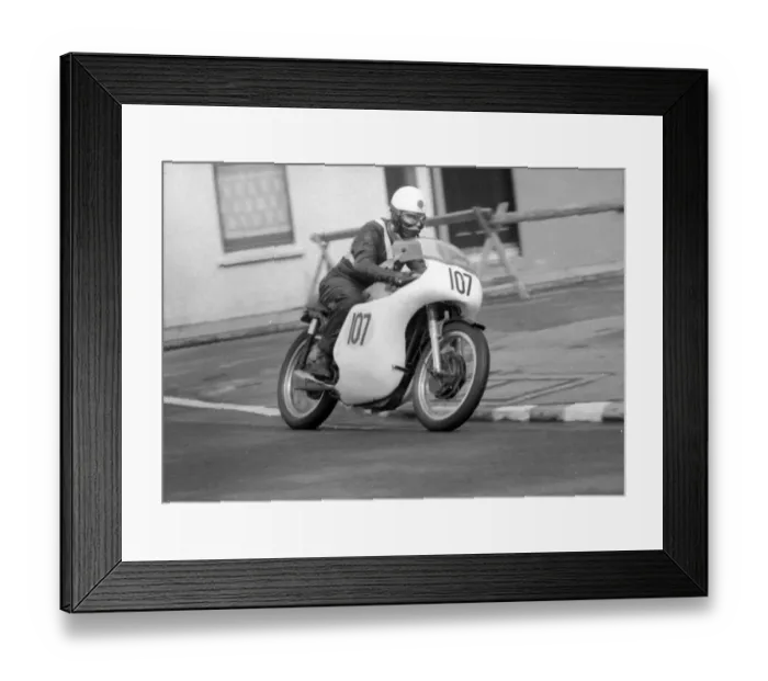 Framed Print : Malcolm Sharrocks (Norton) 1965 Senior Manx Grand Prix Framed Print : Malcolm Sharrocks (Norton) 1965 Senior Manx Grand Prix