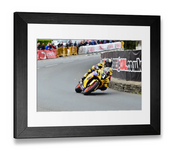 Framed Print : Rob Hodson (PRF Suzuki) 2015 Junior Manx Grand Prix
