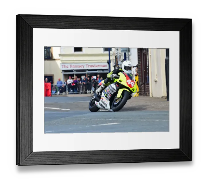 Framed Print : Gary Vines (Yamaha) 2015 Newcomers Manx Grand Prix Framed Print : Gary Vines (Yamaha) 2015 Newcomers Manx Grand Prix