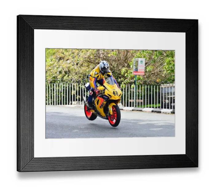 Framed Print : Dean Court (PRF Suzuki) 2015 Senior Manx Grand Prix Framed Print : Dean Court (PRF Suzuki) 2015 Senior Manx Grand Prix