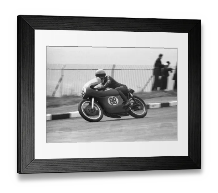 Framed Print : Jim Evans (Norton) 1964 Senior TT Framed Print : Jim Evans (Norton) 1964 Senior TT