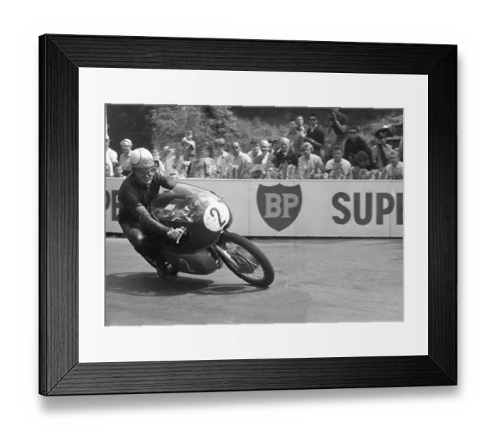 Framed Print : Mike Hailwood (Benelli) 1962 Lightweight TT Framed Print : Mike Hailwood (Benelli) 1962 Lightweight TT