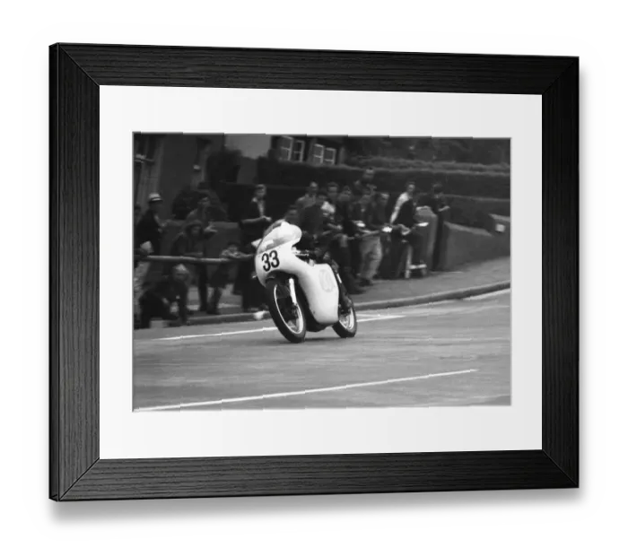 Framed Print : Bob Ritchie (Norton) 1963 Junior TT Framed Print : Bob Ritchie (Norton) 1963 Junior TT