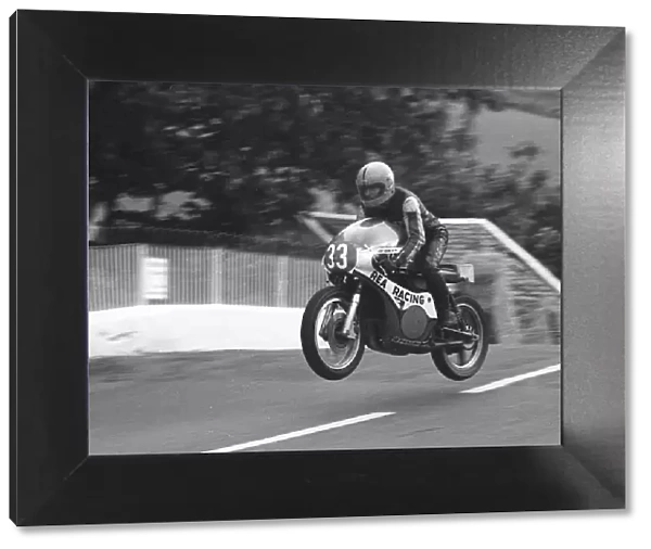 Joey Dunlop (Rea Yamsel) 1977 Junior TT