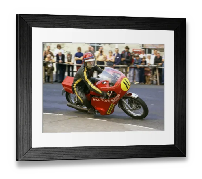 Framed Print : Colin Wilkinson (Honda) 1975 Senior Manx Grand Prix Framed Print : Colin Wilkinson (Honda) 1975 Senior Manx Grand Prix