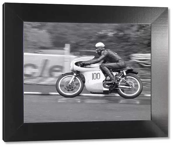 Vern Wallis (Norton) 1965 Senior Manx Grand Prix