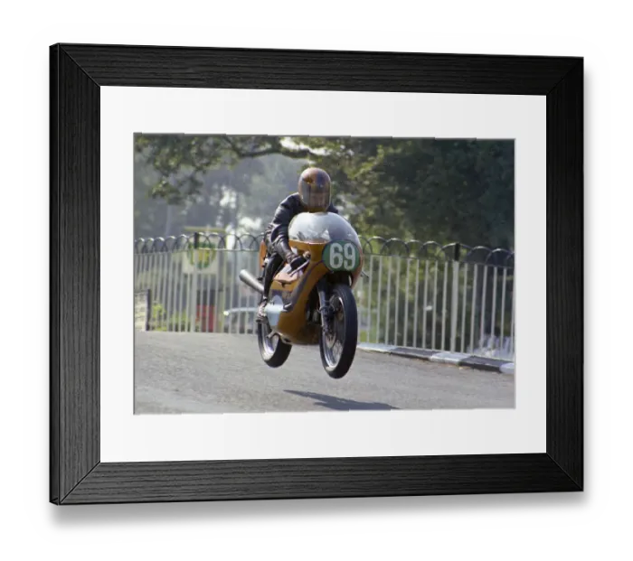 Framed Print : Barry Griffiths (GH) 1972 Junior Manx Grand Prix Framed Print : Barry Griffiths (GH) 1972 Junior Manx Grand Prix