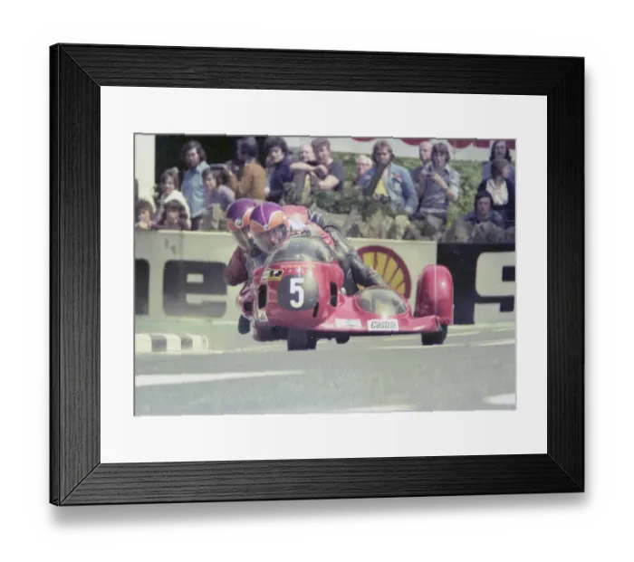 Framed Print : Heinz Luthringhauser & Lorenzo Puzo (BMW) 1976 500 Sidecar TT Framed Print : Heinz Luthringhauser & Lorenzo Puzo (BMW) 1976 500 Sidecar TT