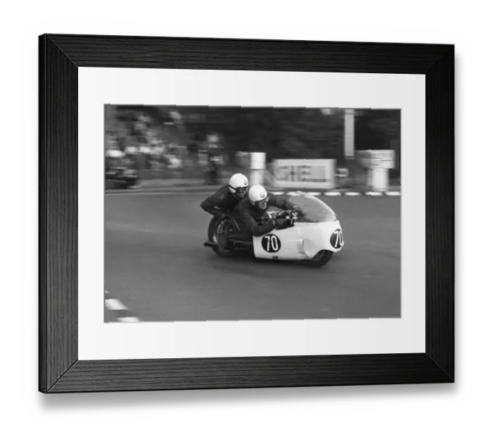 Framed Print : Eric Parkinson & R Philpot (Triumph) 1966 Sidecar TT Framed Print : Eric Parkinson & R Philpot (Triumph) 1966 Sidecar TT