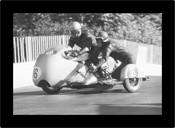 Russ Hackman & Roy Gauge (Norton Triumph) 1968 500 Sidecar TT