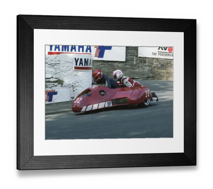 Framed Print : Bob Munro & Paul Fargher (Yamaha) 1992 Sidecar TT Framed Print : Bob Munro & Paul Fargher (Yamaha) 1992 Sidecar TT