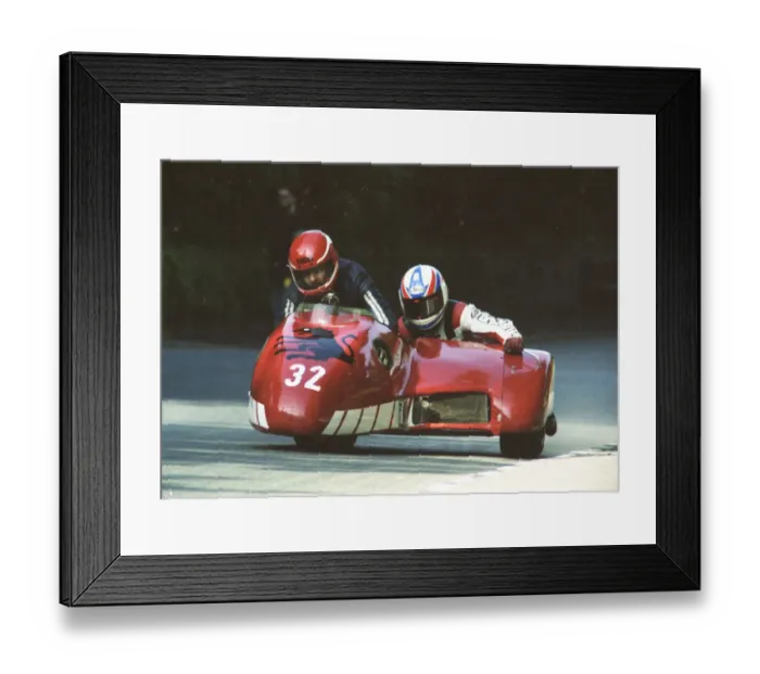 Framed Print : Bob Munro & Paul Fargher (Windle Yamaha) 1992 Sidecar TT Framed Print : Bob Munro & Paul Fargher (Windle Yamaha) 1992 Sidecar TT