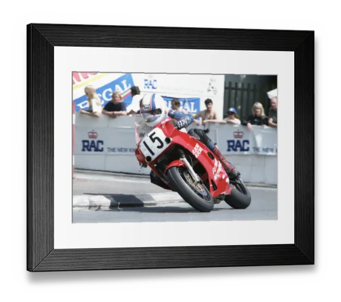 Framed Print : Steve Linsdell (Yamaha) 1992 Formula One TT Framed Print : Steve Linsdell (Yamaha) 1992 Formula One TT