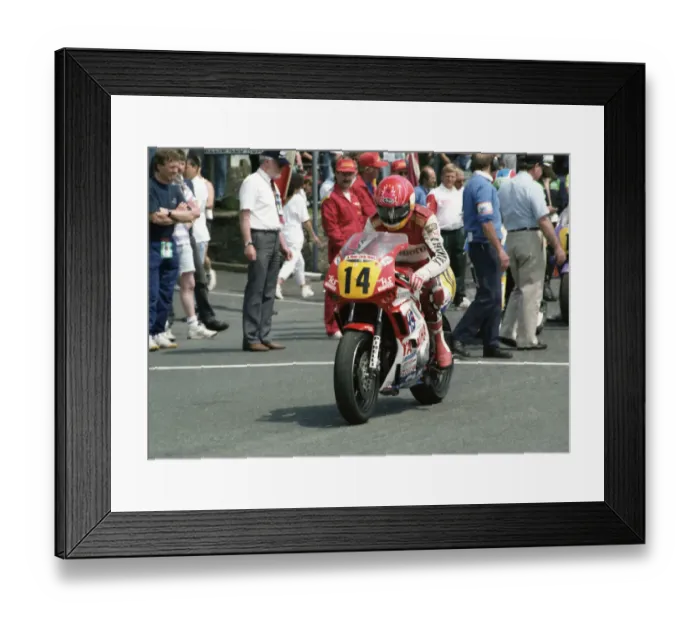 Framed Print : Mark Farmer (Yamaha) 1992 Supersport 600 TT Framed Print : Mark Farmer (Yamaha) 1992 Supersport 600 TT