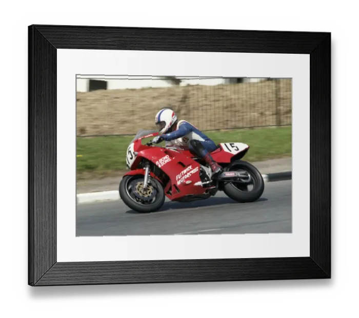 Framed Print : Steve Linsdell (Yamaha) 1992 Senior TT Framed Print : Steve Linsdell (Yamaha) 1992 Senior TT