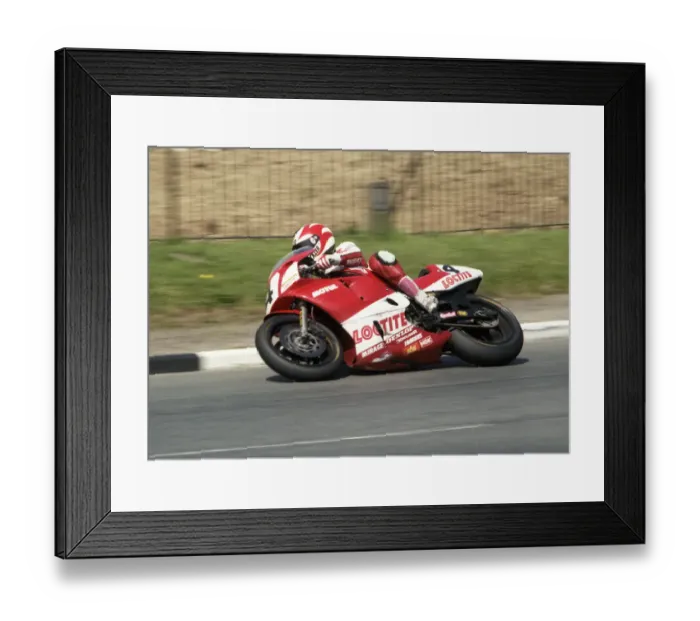 Framed Print : Carl Fogarty (Yamaha) 1992 Senior TT Framed Print : Carl Fogarty (Yamaha) 1992 Senior TT