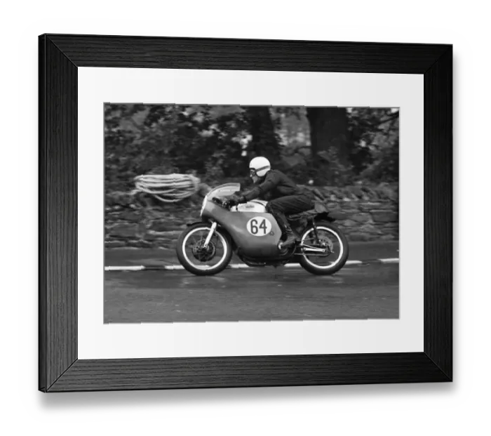 Framed Print : Barrie Scully (Norton) 1965 Senior Manx Grand Prix Framed Print : Barrie Scully (Norton) 1965 Senior Manx Grand Prix