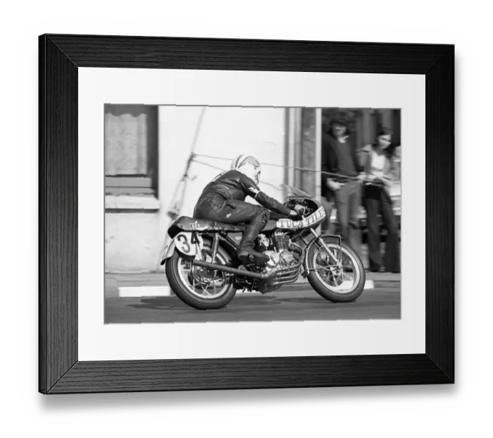 Framed Print : Barrie Scully (Honda) 1975 Production TT Framed Print : Barrie Scully (Honda) 1975 Production TT