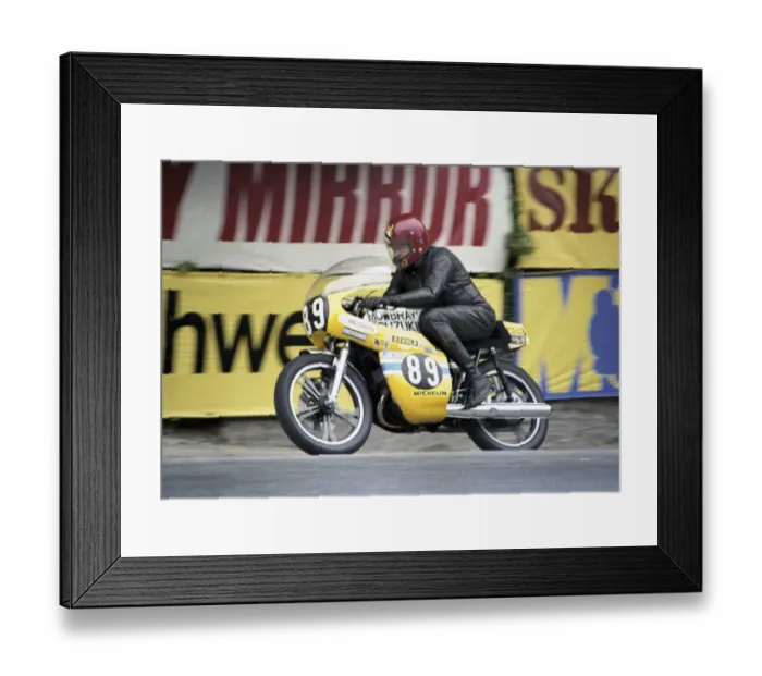 Framed Print : Bob Orton (Suzuki) 1978 Formula Three TT Framed Print : Bob Orton (Suzuki) 1978 Formula Three TT