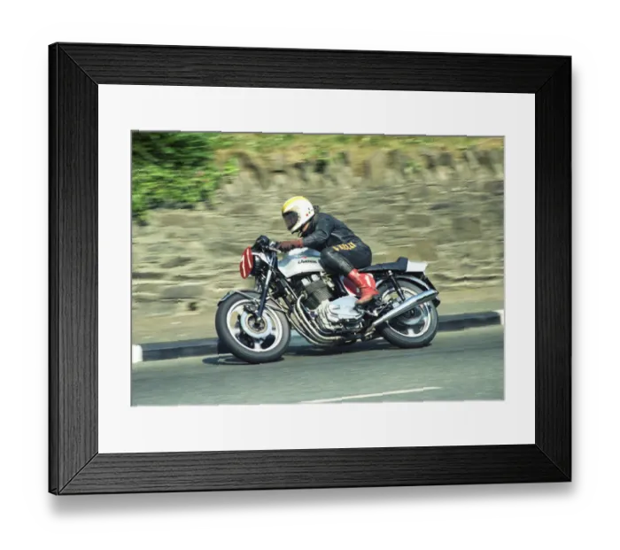 Framed Print : Geoff Kelly (Laverda) 1978 Formula One TT Framed Print : Geoff Kelly (Laverda) 1978 Formula One TT