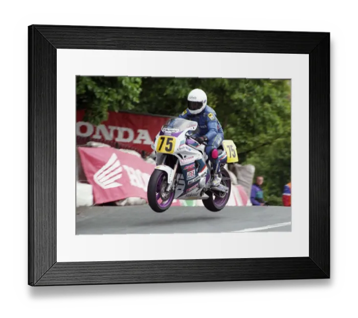 Framed Print : John Hepburn (Yamaha) 1994 Supersport TT Framed Print : John Hepburn (Yamaha) 1994 Supersport TT