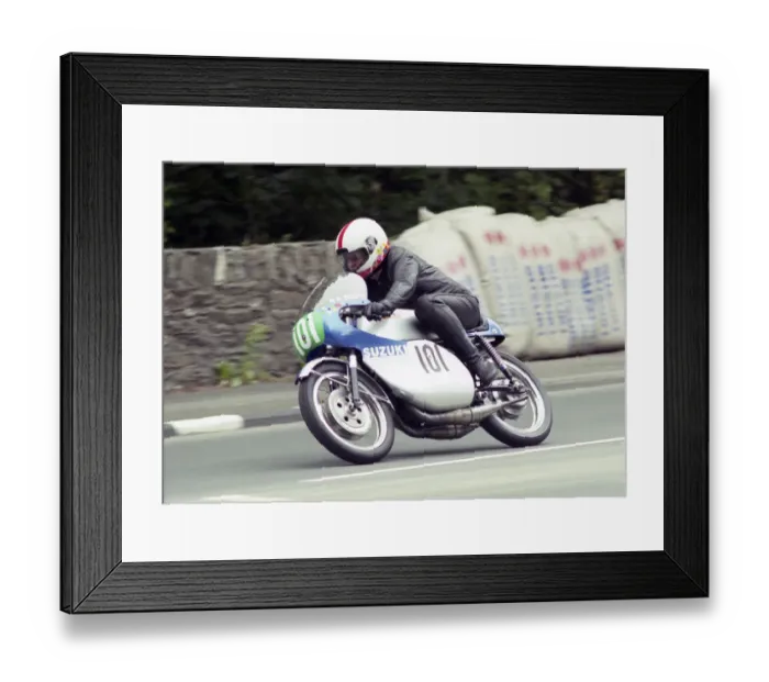 Framed Print : Bob Dowty (CHC Suzuki) 1999 Lightweight Classic Manx Grand Prix Framed Print : Bob Dowty (CHC Suzuki) 1999 Lightweight Classic Manx Grand Prix