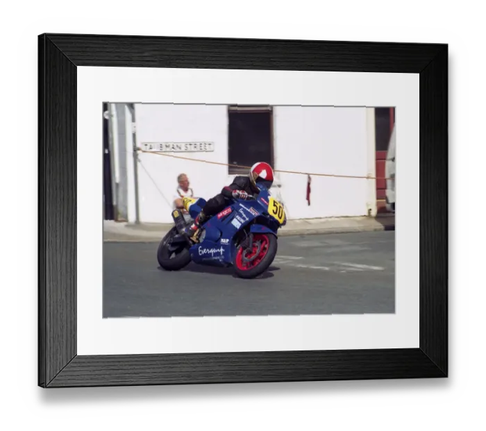 Framed Print : Wayne Rollinson (Honda) 2000 Senior Manx Grand Prix Framed Print : Wayne Rollinson (Honda) 2000 Senior Manx Grand Prix