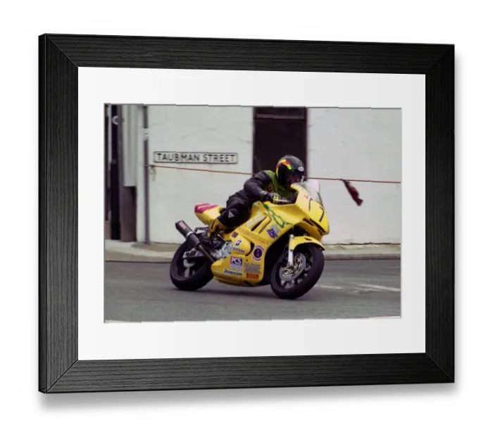 Framed Print : Stephen Handby (Honda) 1999 Newcomers Manx Grand Prix Framed Print : Stephen Handby (Honda) 1999 Newcomers Manx Grand Prix