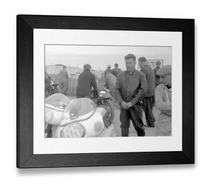 Framed Print : Graham Smith (Norton) 1961 Junior TT Framed Print : Graham Smith (Norton) 1961 Junior TT