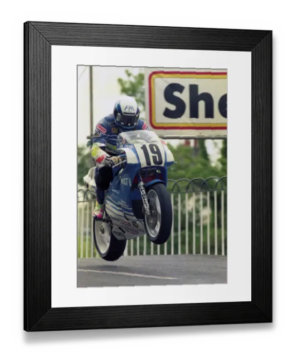 Framed Print : Ian Young (Honda) 1990 Formula One TT Framed Print : Ian Young (Honda) 1990 Formula One TT