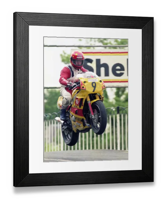 Framed Print : Dave Leach (Yamaha) 1990 Supersport 600 TT Framed Print : Dave Leach (Yamaha) 1990 Supersport 600 TT