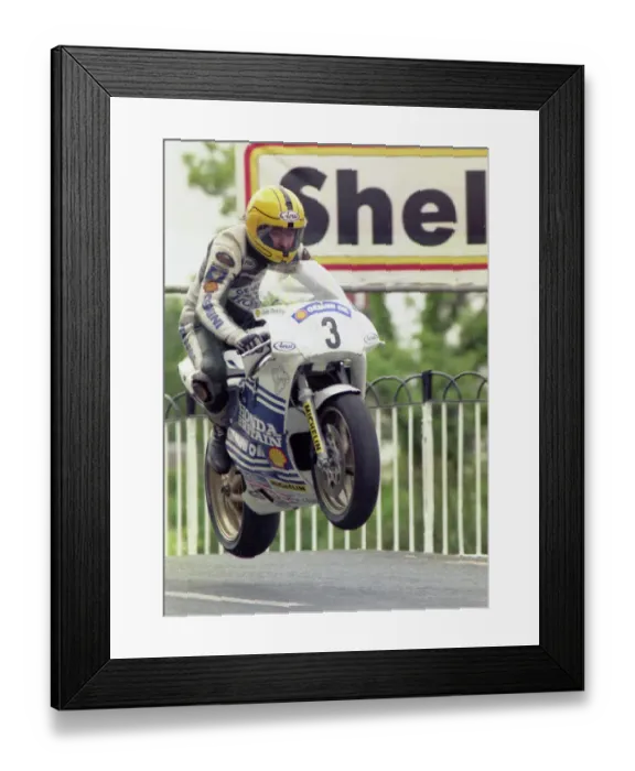 Framed Print : Joey Dunlop (Honda) 1990 Senior TT Framed Print : Joey Dunlop (Honda) 1990 Senior TT