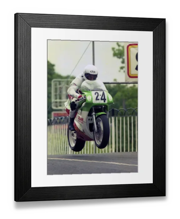 Framed Print : Kenny Harrison (Honda) 1990 Senior TT Framed Print : Kenny Harrison (Honda) 1990 Senior TT
