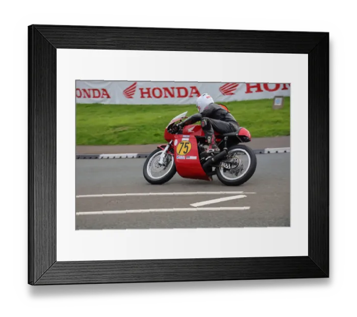 Framed Print : Gary Freeman (Honda) 2019 Senior Classic TT Framed Print : Gary Freeman (Honda) 2019 Senior Classic TT