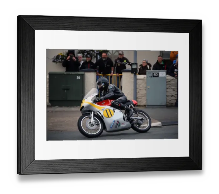 Framed Print : Alan Oversby (Honda) 2019 Senior Classic TT Framed Print : Alan Oversby (Honda) 2019 Senior Classic TT