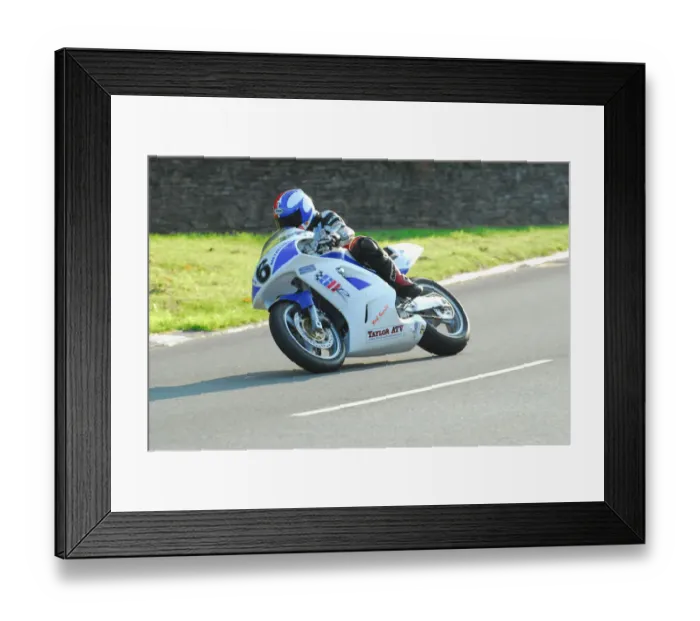 Framed Print : Russ Mountford (Suzuki) 2013 Formula One Classic TT Framed Print : Russ Mountford (Suzuki) 2013 Formula One Classic TT