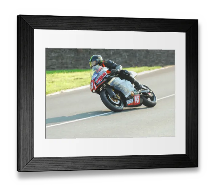 Framed Print : Peter Minns (Kawasaki) 2013 Newcomers Manx Grand Prix Framed Print : Peter Minns (Kawasaki) 2013 Newcomers Manx Grand Prix