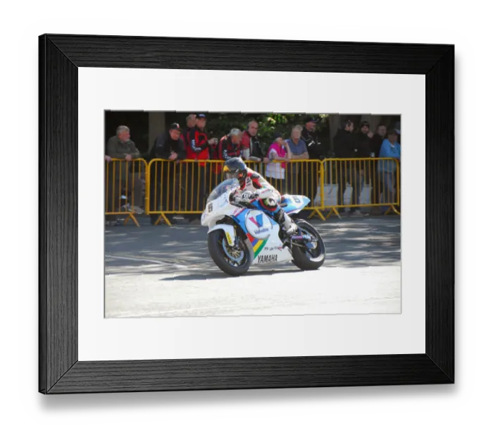 Framed Print : Bruce Anstey (Yamaha) 2014 Formula One Classic TT Framed Print : Bruce Anstey (Yamaha) 2014 Formula One Classic TT