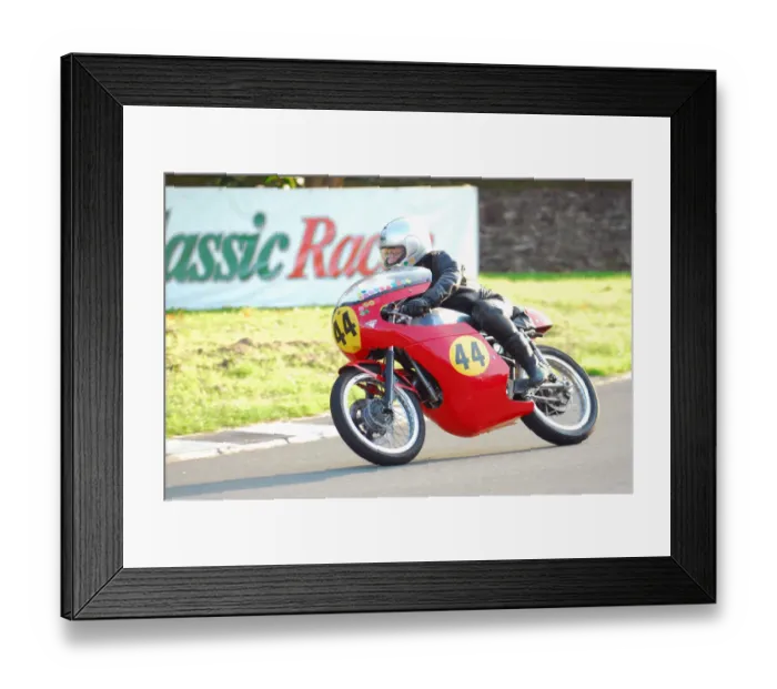 Framed Print : Bob Millinship (Ducati) 2013 500 Classic TT Framed Print : Bob Millinship (Ducati) 2013 500 Classic TT