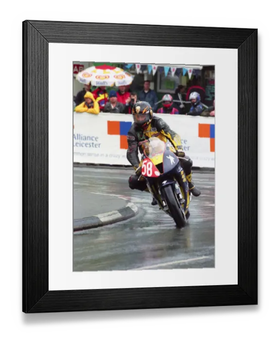 Framed Print : Glyn Jones (Honda) 2000 Production TT Framed Print : Glyn Jones (Honda) 2000 Production TT