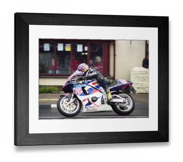 Framed Print : Trevor Stokes (Suzuki) 2000 Production TT Framed Print : Trevor Stokes (Suzuki) 2000 Production TT