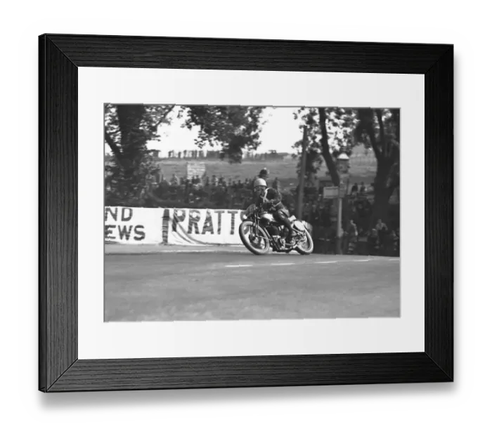 Framed Print : John Crasher White (Norton) 1934 Senior Manx Grand Prix Framed Print : John Crasher White (Norton) 1934 Senior Manx Grand Prix