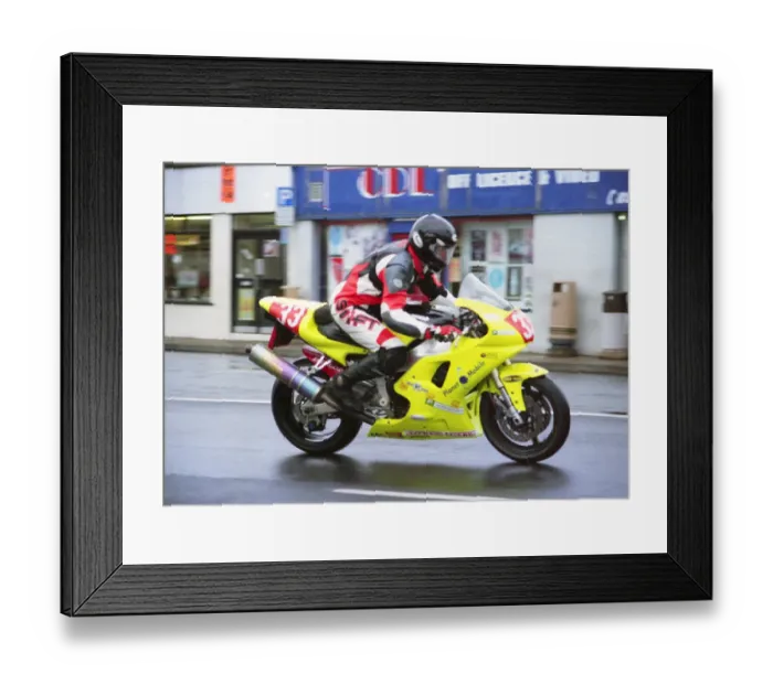 Framed Print : Ian Armstrong (Yamaha) 2000 Production TT Framed Print : Ian Armstrong (Yamaha) 2000 Production TT