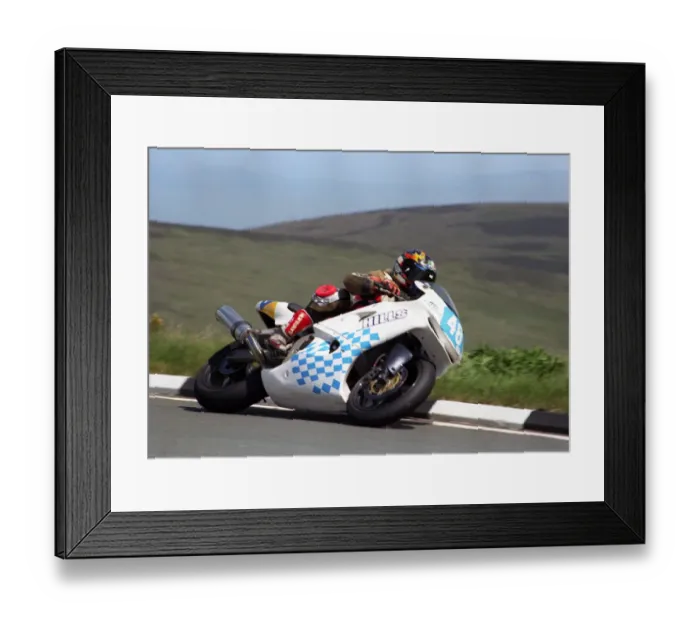 Framed Print : Jon Vincent (Menace Kawasaki) 2000 Junior TT Framed Print : Jon Vincent (Menace Kawasaki) 2000 Junior TT