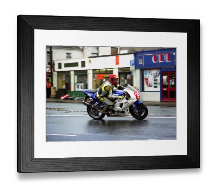Framed Print : Allan McDonald (Scotspeed Yamaha) 2000 Production TT Framed Print : Allan McDonald (Scotspeed Yamaha) 2000 Production TT