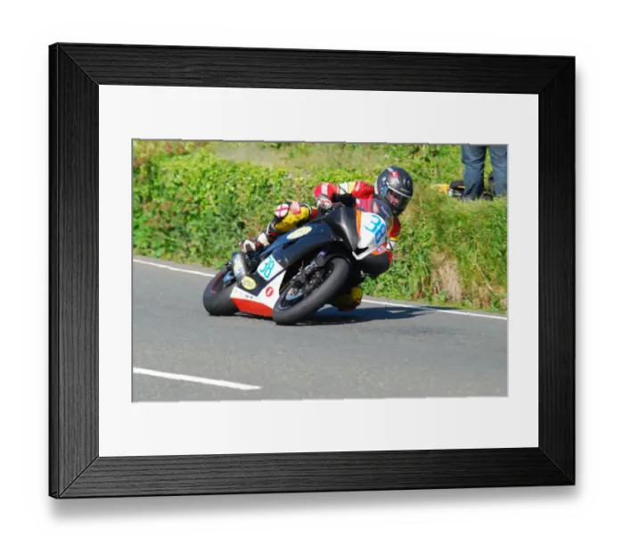Framed Print : Ben Wylie (Yamaha) 2010 Supersport TT Framed Print : Ben Wylie (Yamaha) 2010 Supersport TT