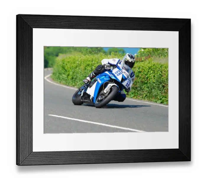 Framed Print : Steve Heneghan (Honda) 2010 Supersport TT Framed Print : Steve Heneghan (Honda) 2010 Supersport TT