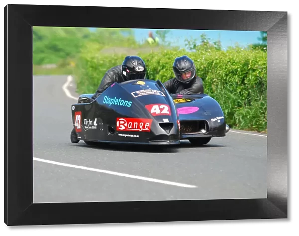 John Saunders & Loic Ansquer (MR Equipe Suzuki) 2010 Sidecar TT