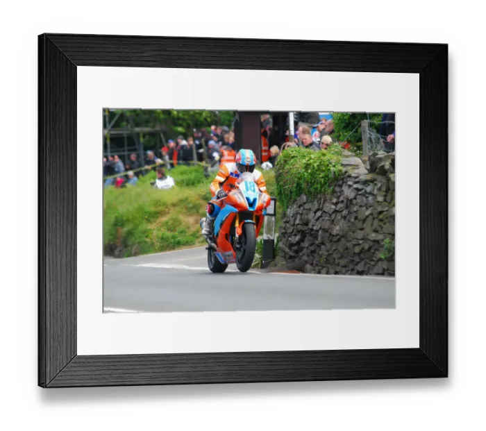 Framed Print : Roy Richardson (Yamaha) 2010 Supersport TT Framed Print : Roy Richardson (Yamaha) 2010 Supersport TT