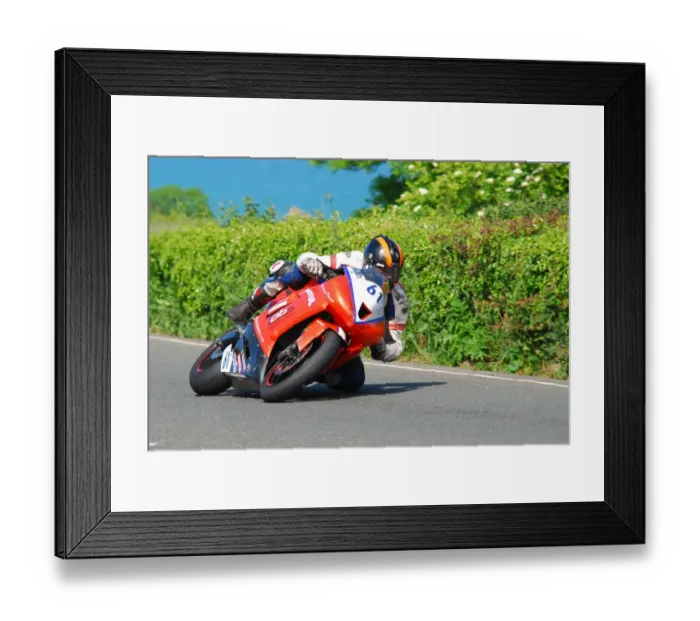 Framed Print : David Hewson (Kawasaki) 2010 Supersport TT Framed Print : David Hewson (Kawasaki) 2010 Supersport TT